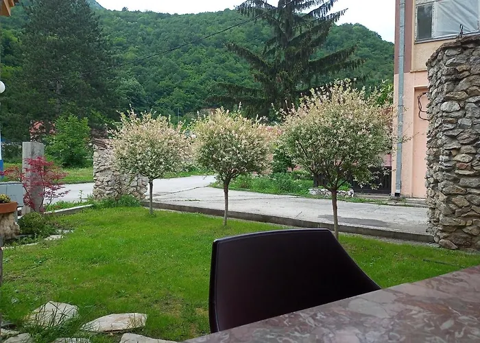 Nenad Ovcar Banja 아파트 *